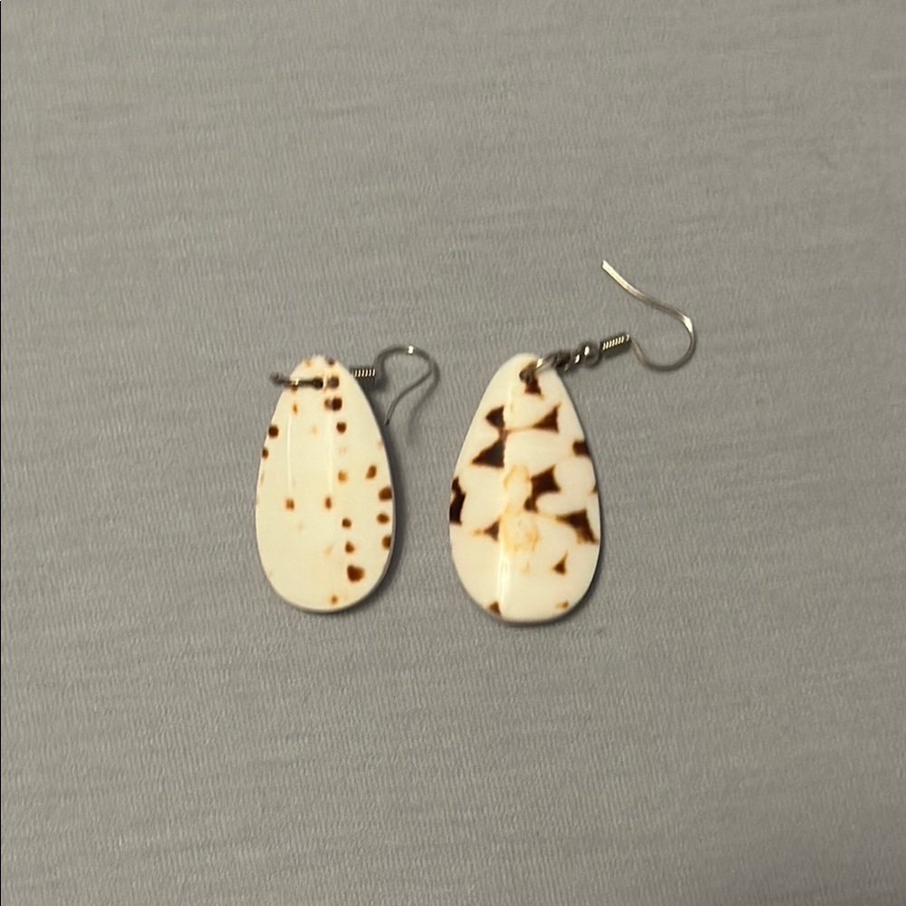 Elegant Brown and Cream Teardrop Earrings